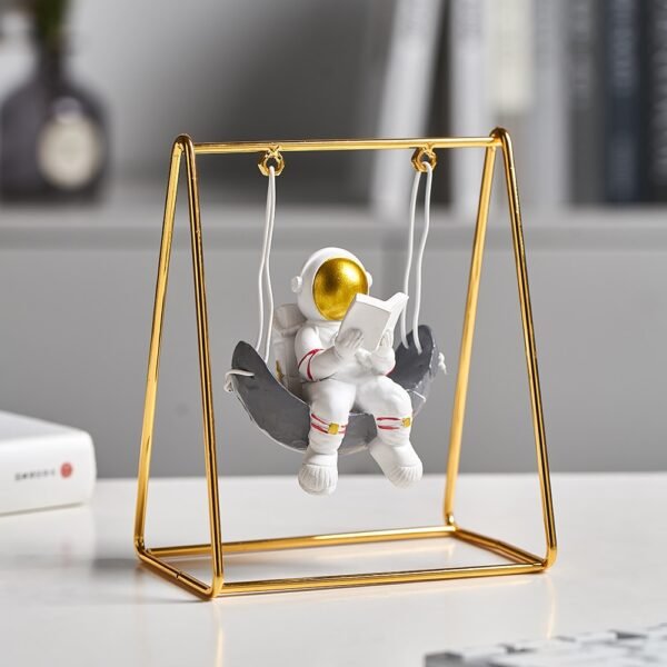 modern style astronaut Statues Creative Sculptures Miniature Figurines Craft Office Home Decoration Accessories Christmas gift 3