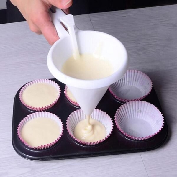 1Pc DIY Convenient Chocolate Candy Icing Funnel Mold White Foodgrade Plastic Pancake Cream Batter Dispenser Cake 2
