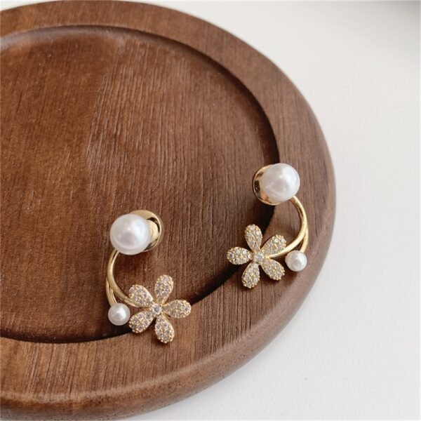 Korean New Trendy Light Luxury Pearl Flower Stud Earrings For Women Two Ways To Wear Fashion 2